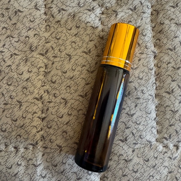 Essential Oil Roller Bottles -set of 10 with labels, mini funnels, roller& guide - Picture 9 of 11